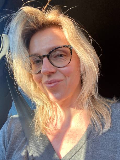 <em>Annika, 48</em>